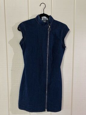Vintage Old Navy Stretch Denim Mini in Size 6